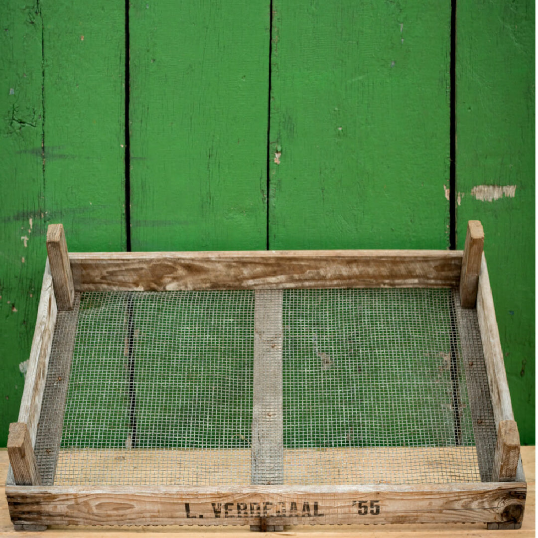 Rustikales Zwiebelsieb