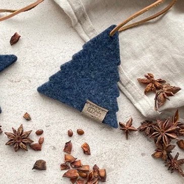 Anhänger Baum aus Wolle, in 4 Farben