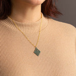 Halskette mit Holzanhänger - 'Tribal Echo'