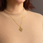 Halskette mit Holzanhänger - 'Tribal Echo'