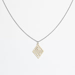 Halskette mit Holzanhänger - 'Tribal Echo'