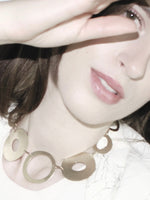 Halskette Alaya short organic Circle, in 2 Farben