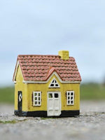 Haus für Teelicht My hometown gelb mit weißer Tür