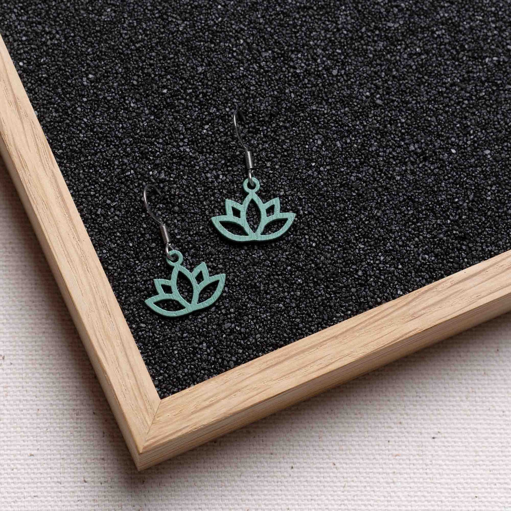 Ohrringe / Ohrhänger aus Holz | Flower Lotus