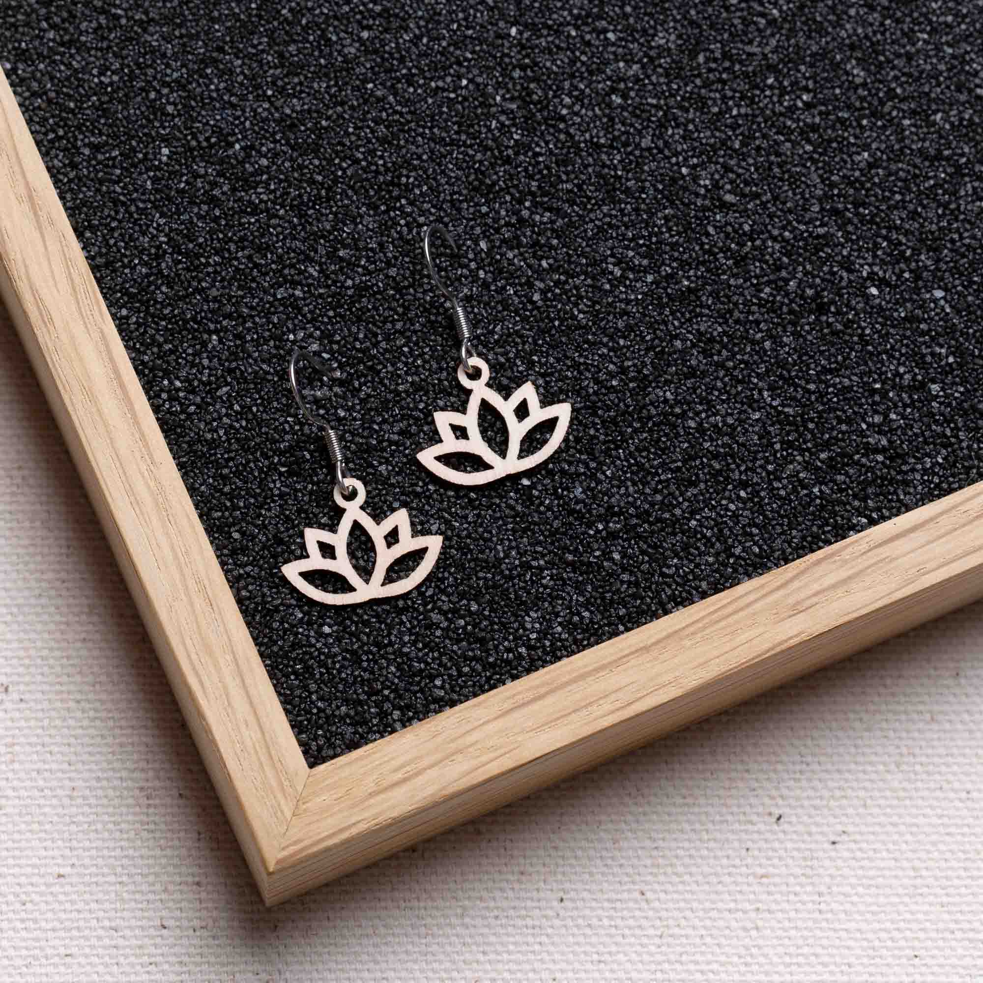 Ohrringe / Ohrhänger aus Holz | Flower Lotus