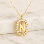 Kette mit Anhänger aus 925er Sterling-Silber, verschiedene Buchstaben im Strasskreis, 45cm