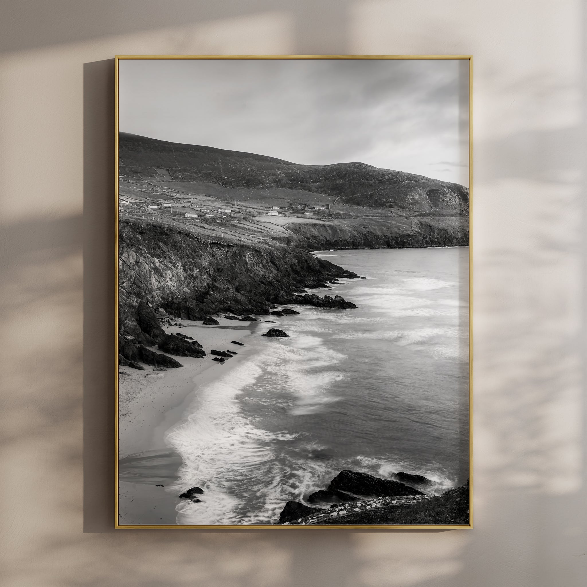 Coumeenoole Beach – Kerry, Ireland (black & white)